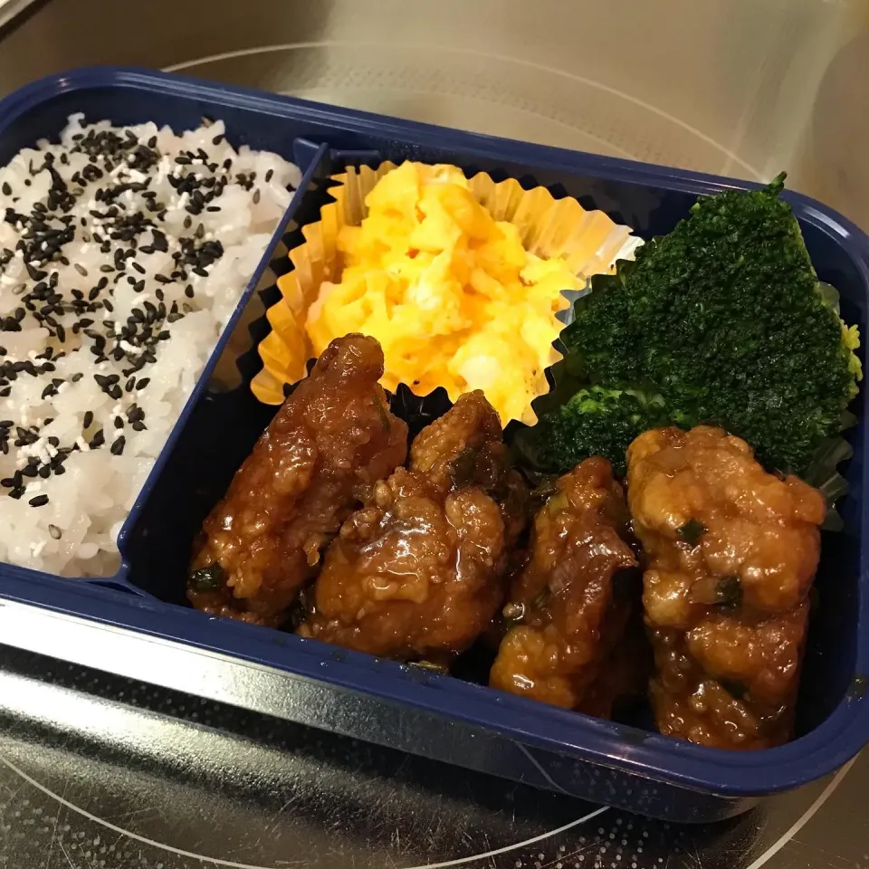 Snapdishの料理写真:甘辛チキン弁当|sanaeさん