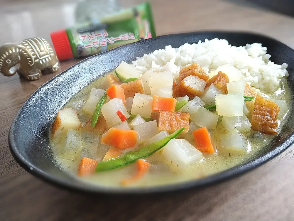 根菜とさつま揚げのグリーンカレー|古尾谷りかこさん