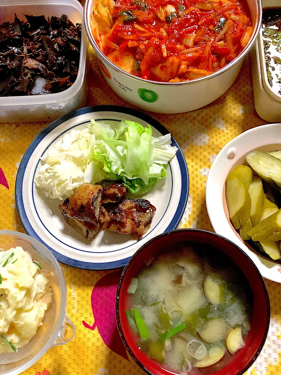 Snapdishの料理写真:茄子🍆の豚バラ巻き焼き　ポテトサラダ🥗　味噌汁　漬物色々|掛谷節子さん