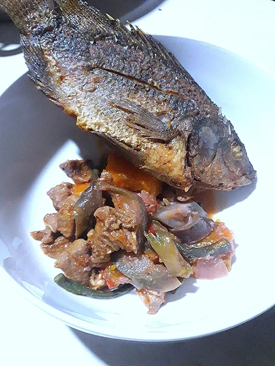 Pinakbet and tilapia.|lorence_galeさん