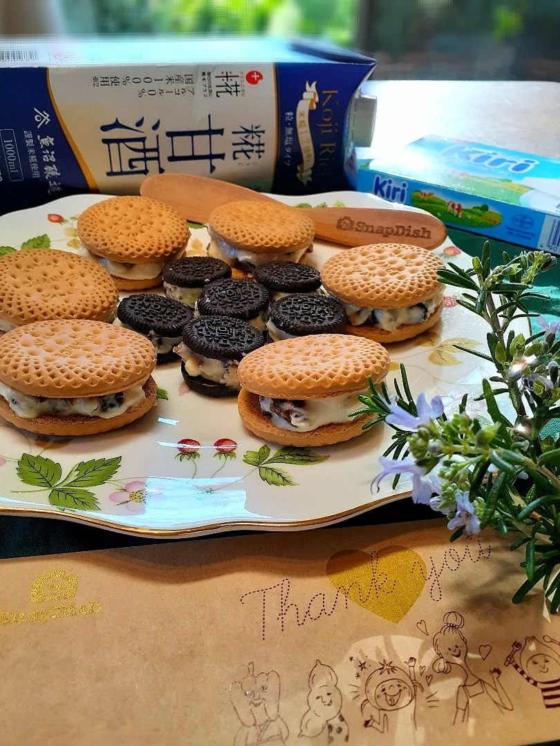 糀甘酒とクリチのビスケットサンド🍪|fumfumさん