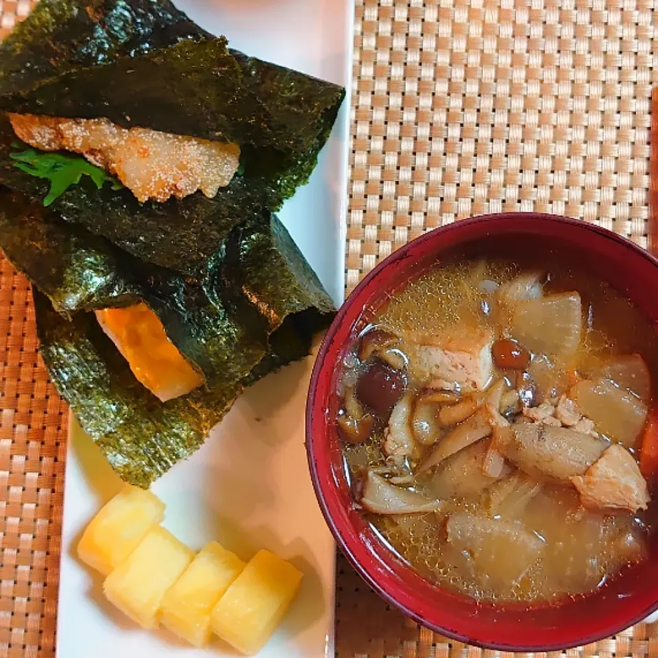 こわ餅(明太子バター出汁醤油、チェダーチーズ醤油)　豚汁で朝ご飯🌅|ポチさん