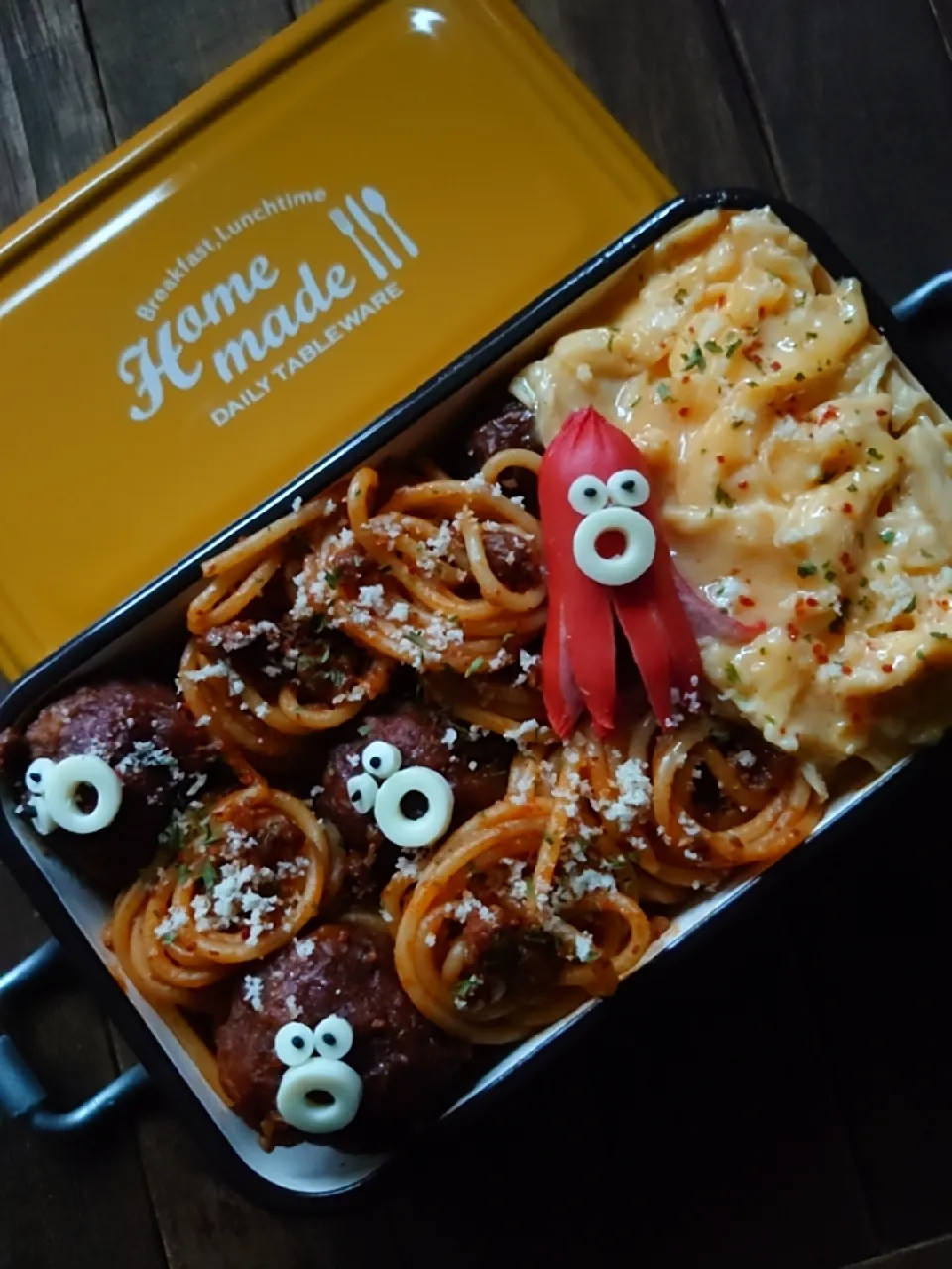 Snapdishの料理写真:漢の…自分用👔ふわとろオムレツ付きミートボールパスタ弁当🍱|ᵏᵒᵘさん