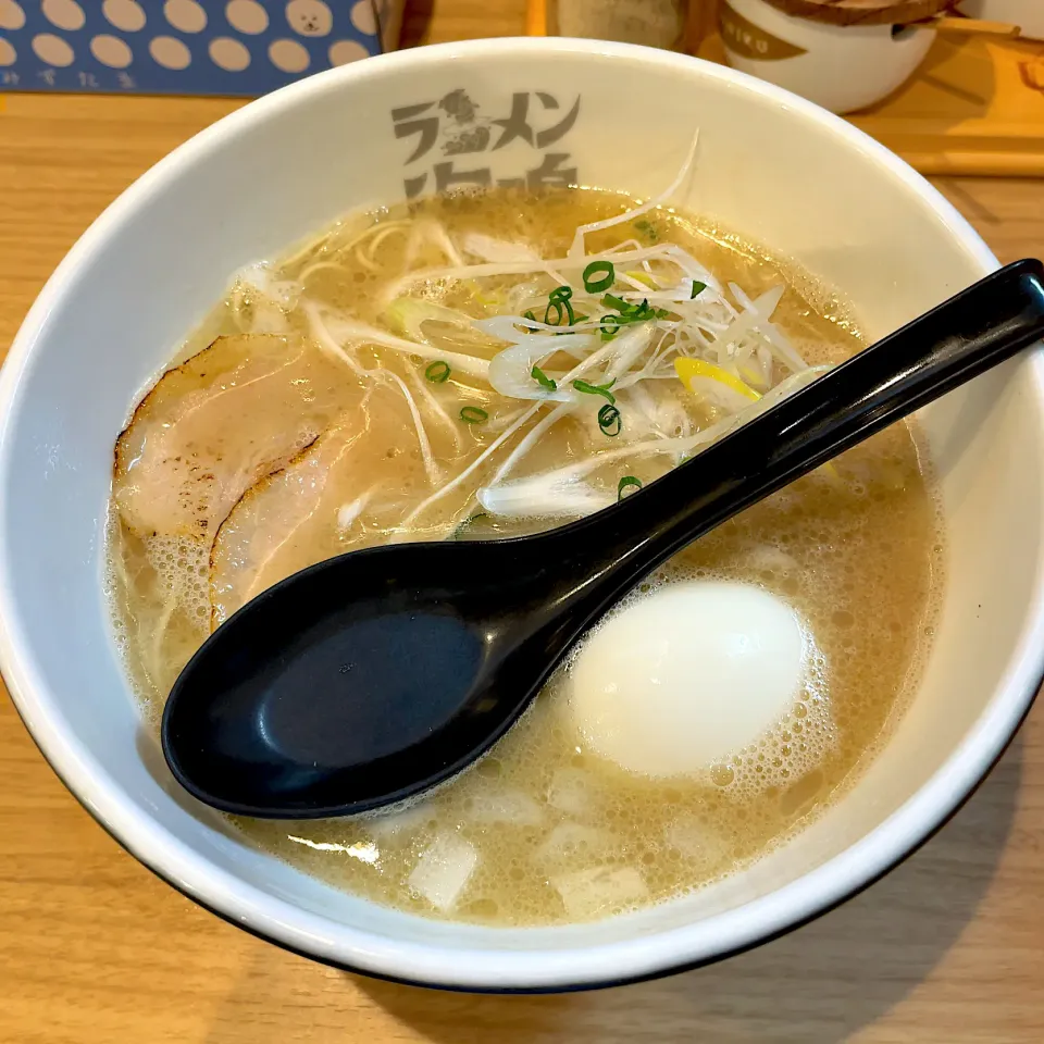 とんこつラーメン玉子入り|T. Wonderさん