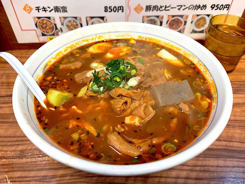 Snapdishの料理写真:モツ煮込みラーメン|マハロ菊池さん