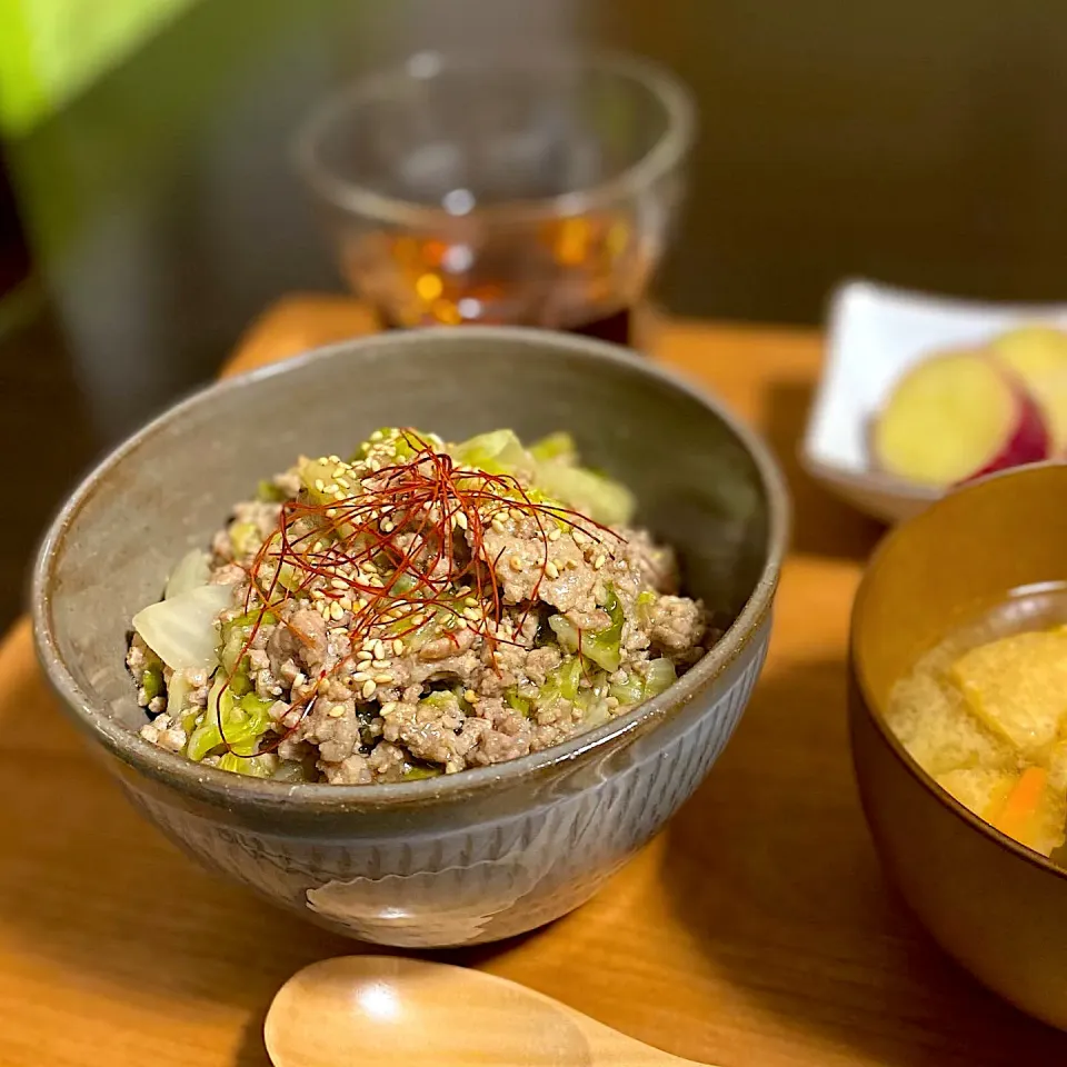 白菜とひき肉のあんかけ丼(昨夜の牛すじ大根の煮汁アレンジ)|ちぐあささん