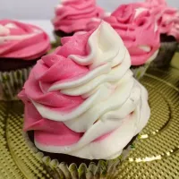 Red Velvet cupcakes|sofie's Kitchenさん