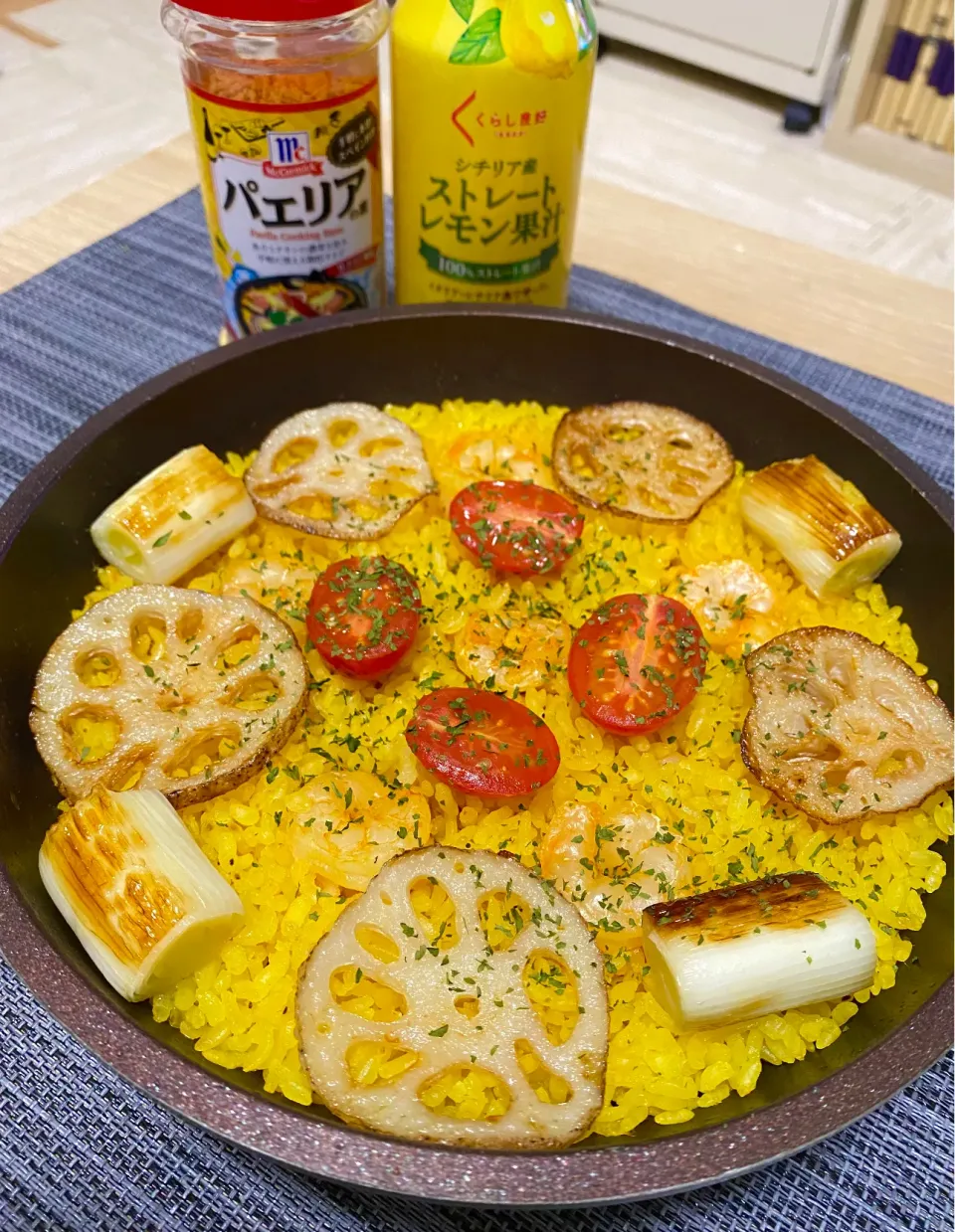 エビとレンコンとネギの和風パエリア|OLの気ままご飯🍽さん