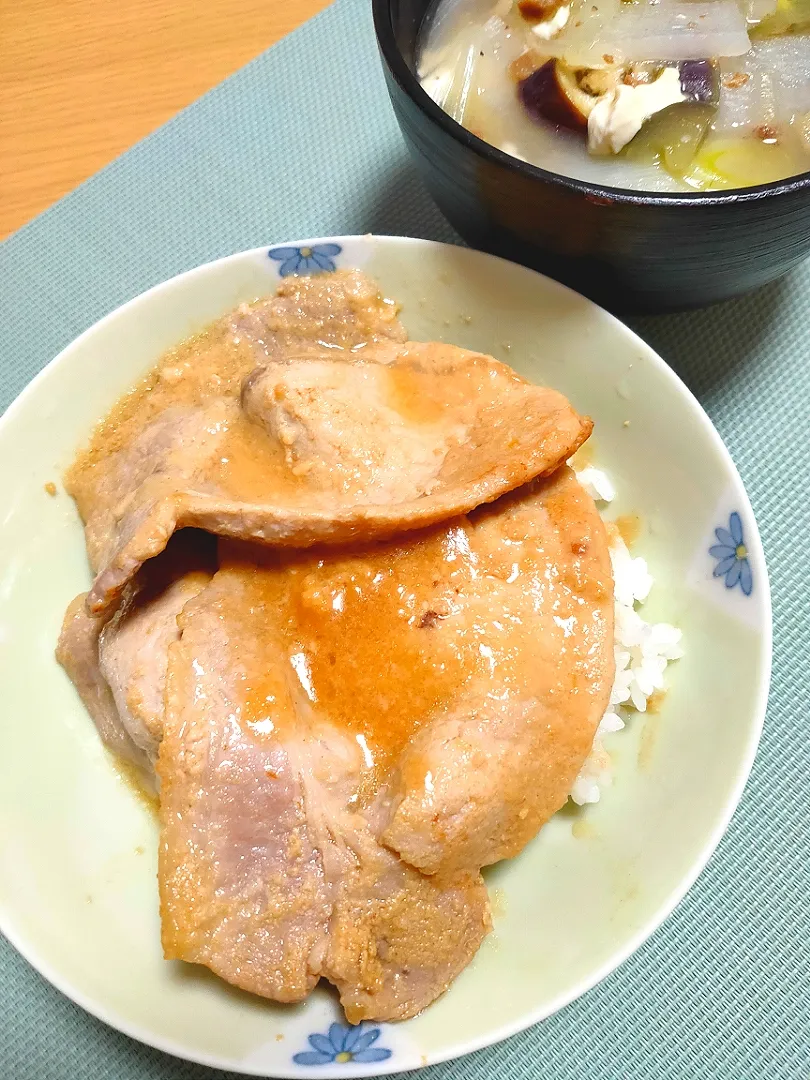 Snapdishの料理写真:糀甘酒で味噌豚漬け|tamakiさん