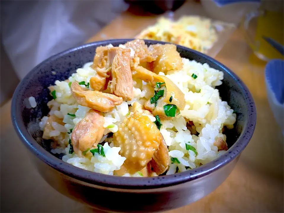 鶏もも肉、鶏皮とニラの混ぜご飯|やまひろさん