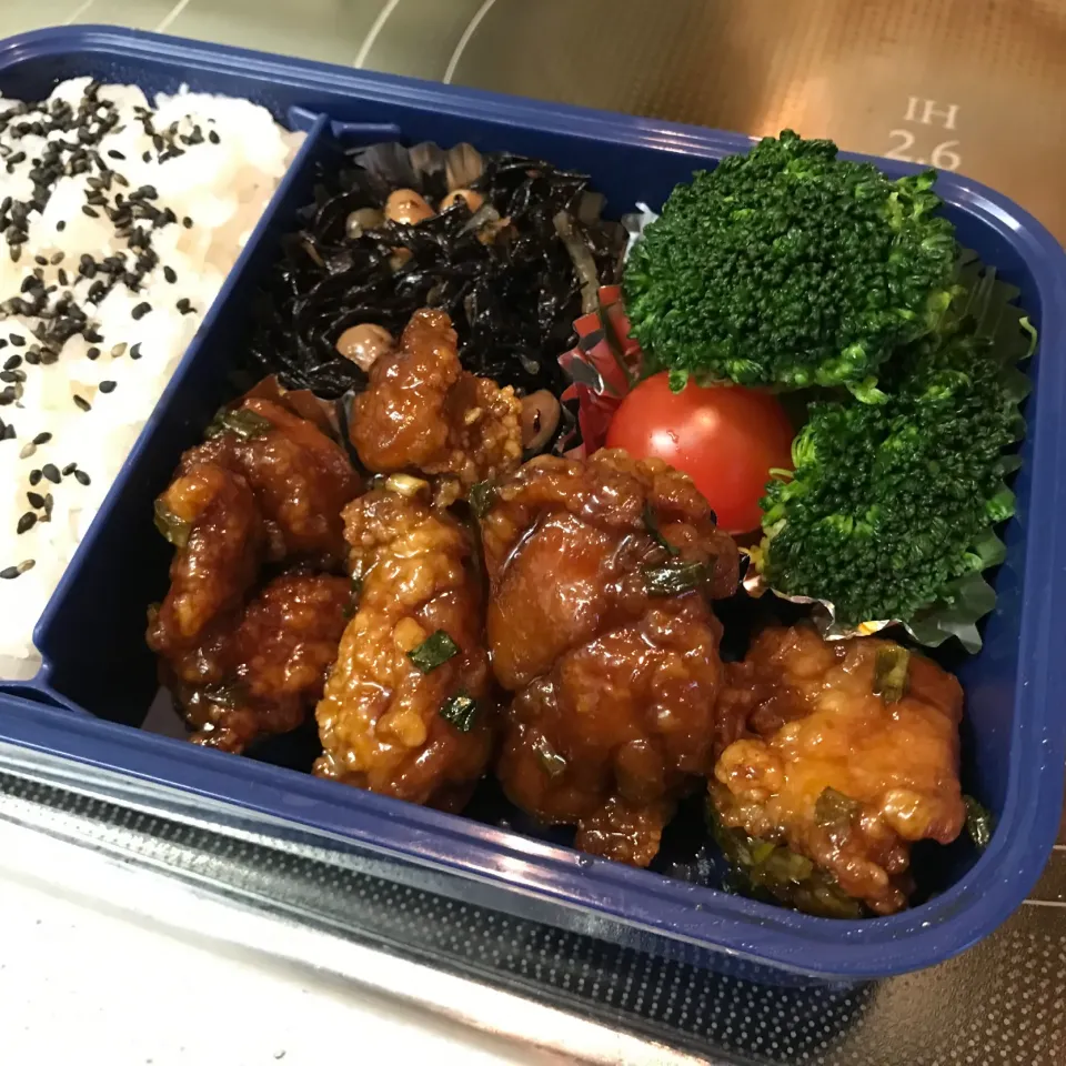 Snapdishの料理写真:甘辛チキン弁当|sanaeさん