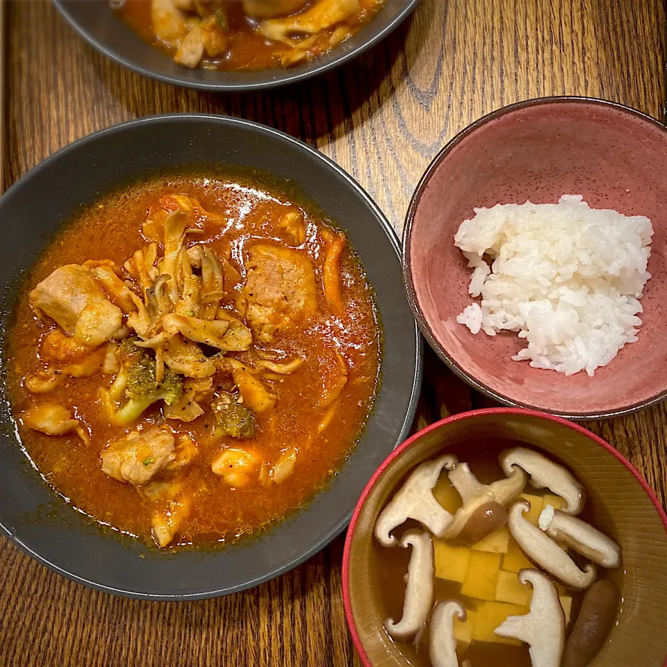 舞茸トマトチキン煮と椎茸スープ|runさん