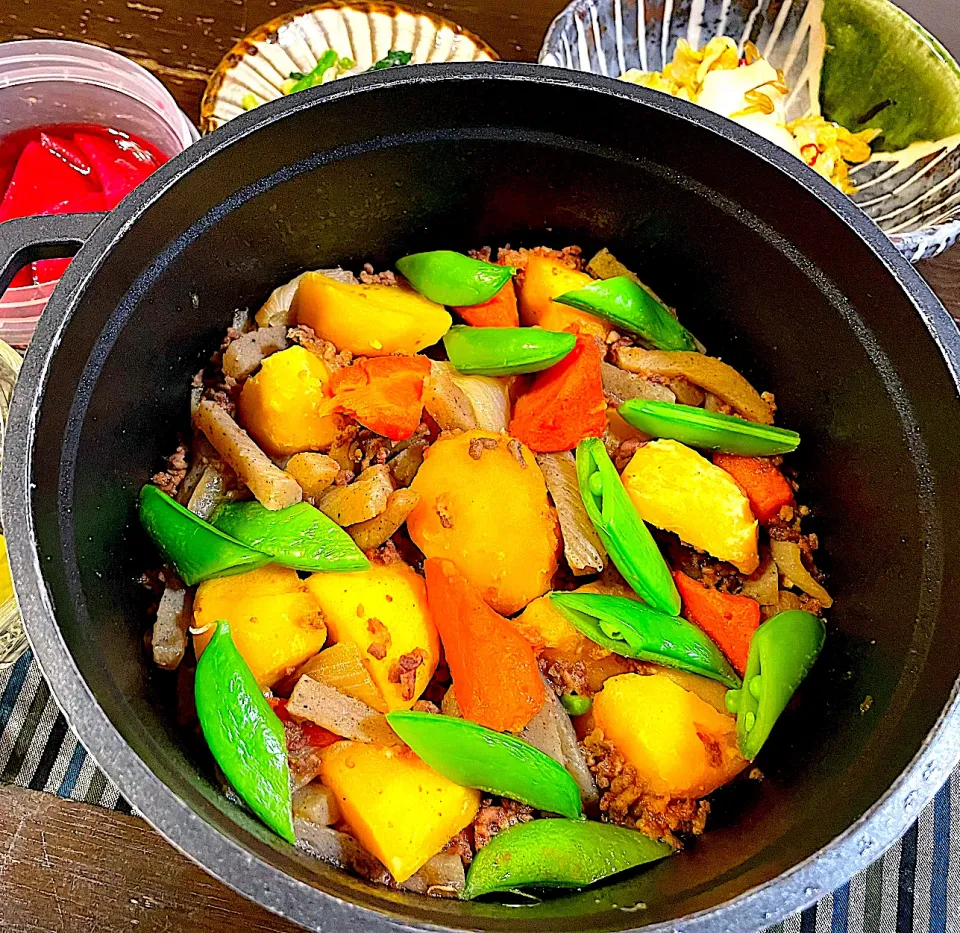 Snapdishの料理写真:インカのめざめ🥔肉じゃが♫•*¨*•.¸¸♪|シロンさん