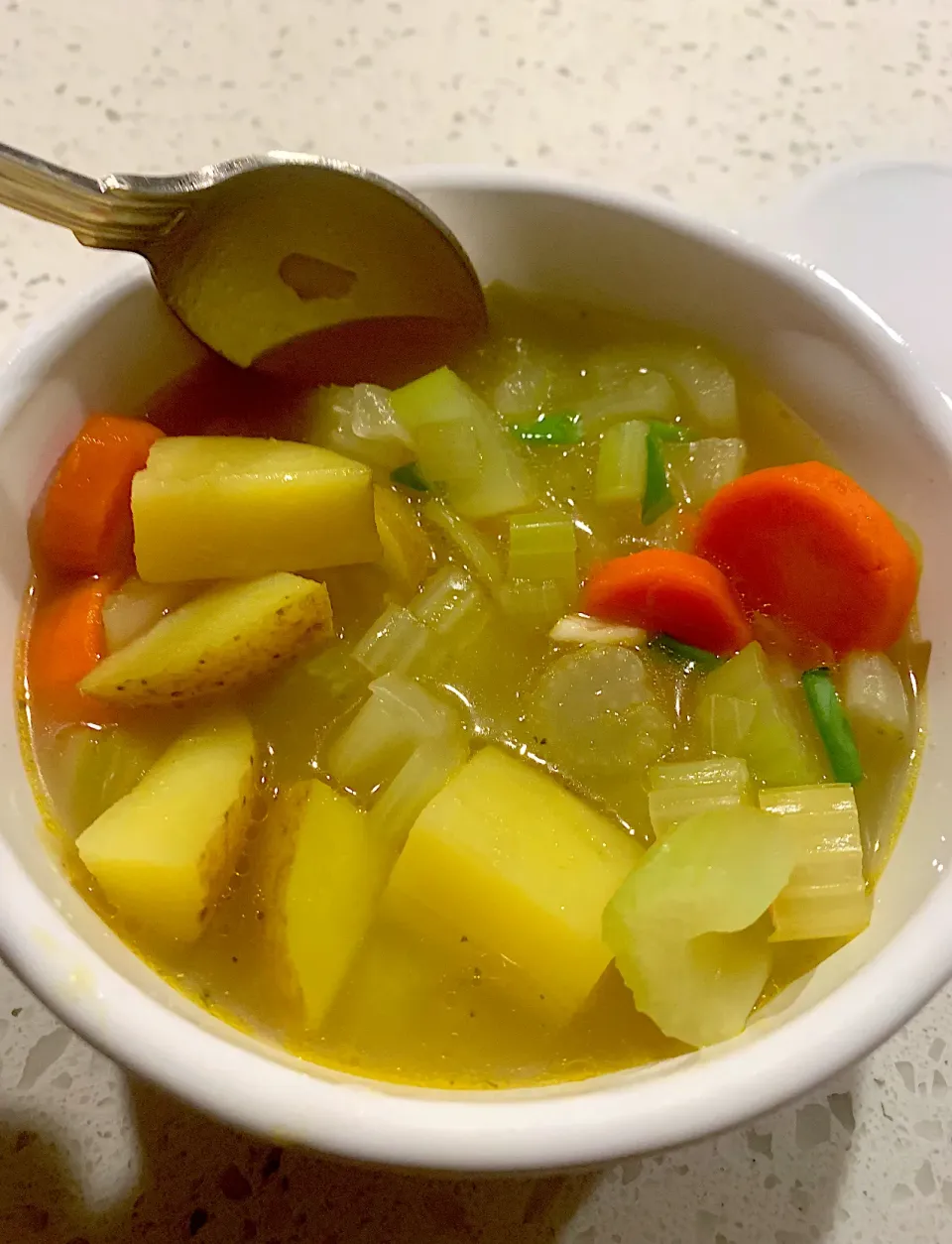 Simple carrot, potato and celery soup|🌺IAnneさん