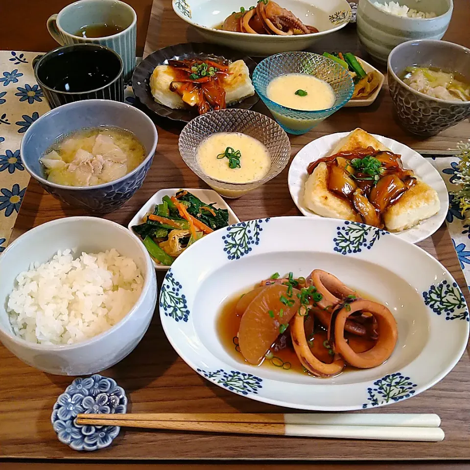 イカと大根の煮物
揚げ出し豆腐の甘酢あん
とろろ
小松菜と油揚げとにんじんの胡麻和え
豚バラとネギの味噌汁|こだしーさん