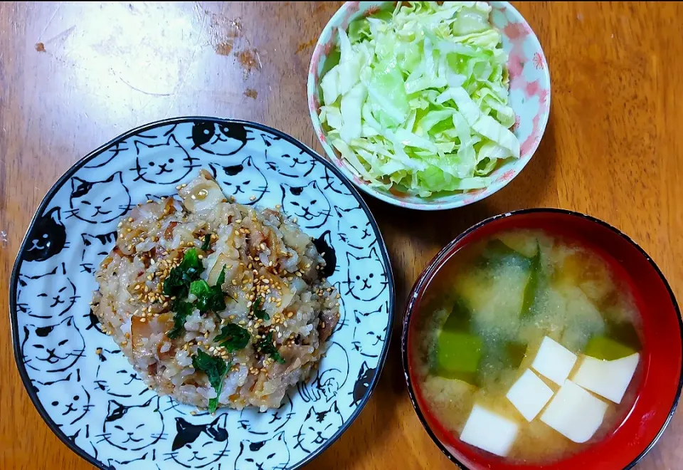 １２月２７日　和風ガーリックライス　酢キャベツ　豆腐とわかめのお味噌汁|いもこ。さん