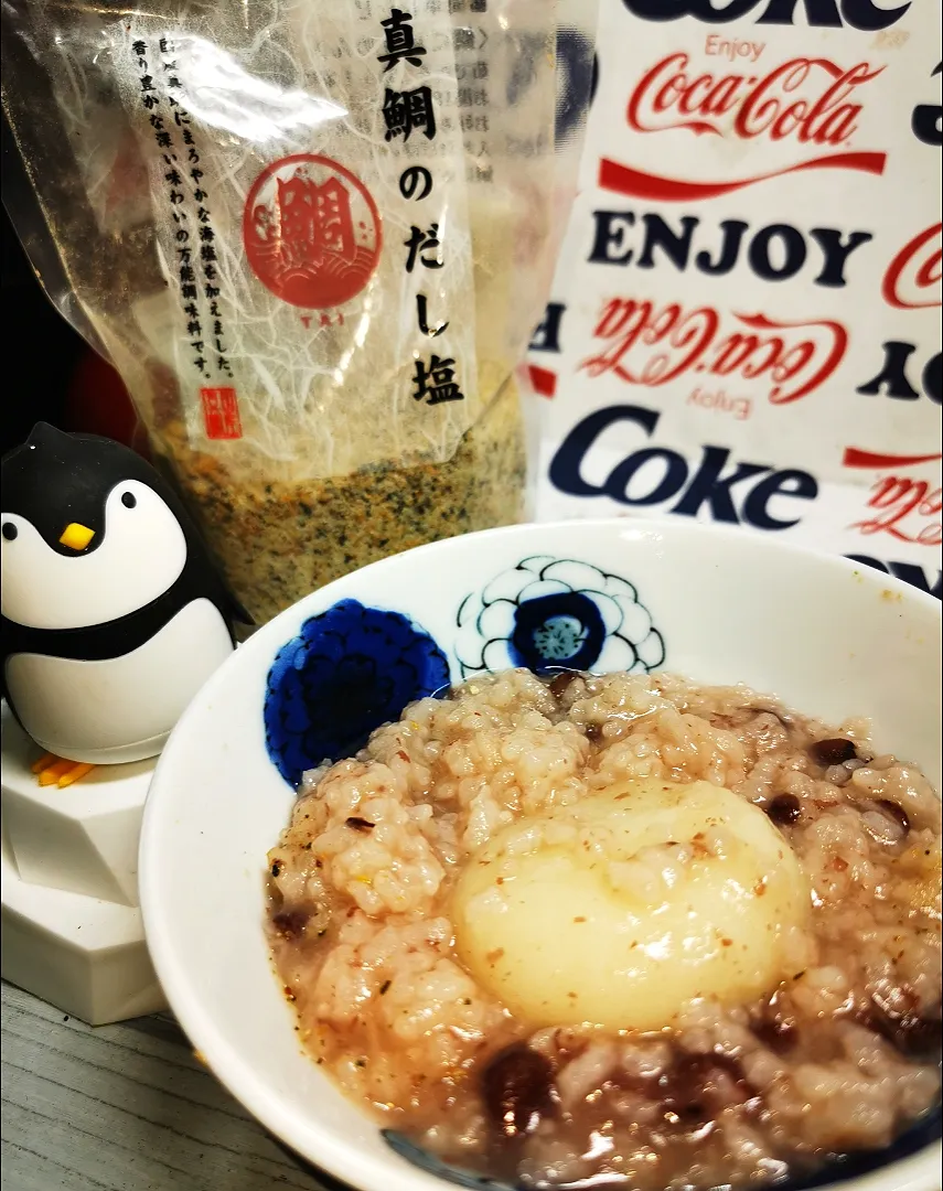 Snapdishの料理写真:真鯛のだし塩をふりふり

朝小豆かゆ|ペンギンさん