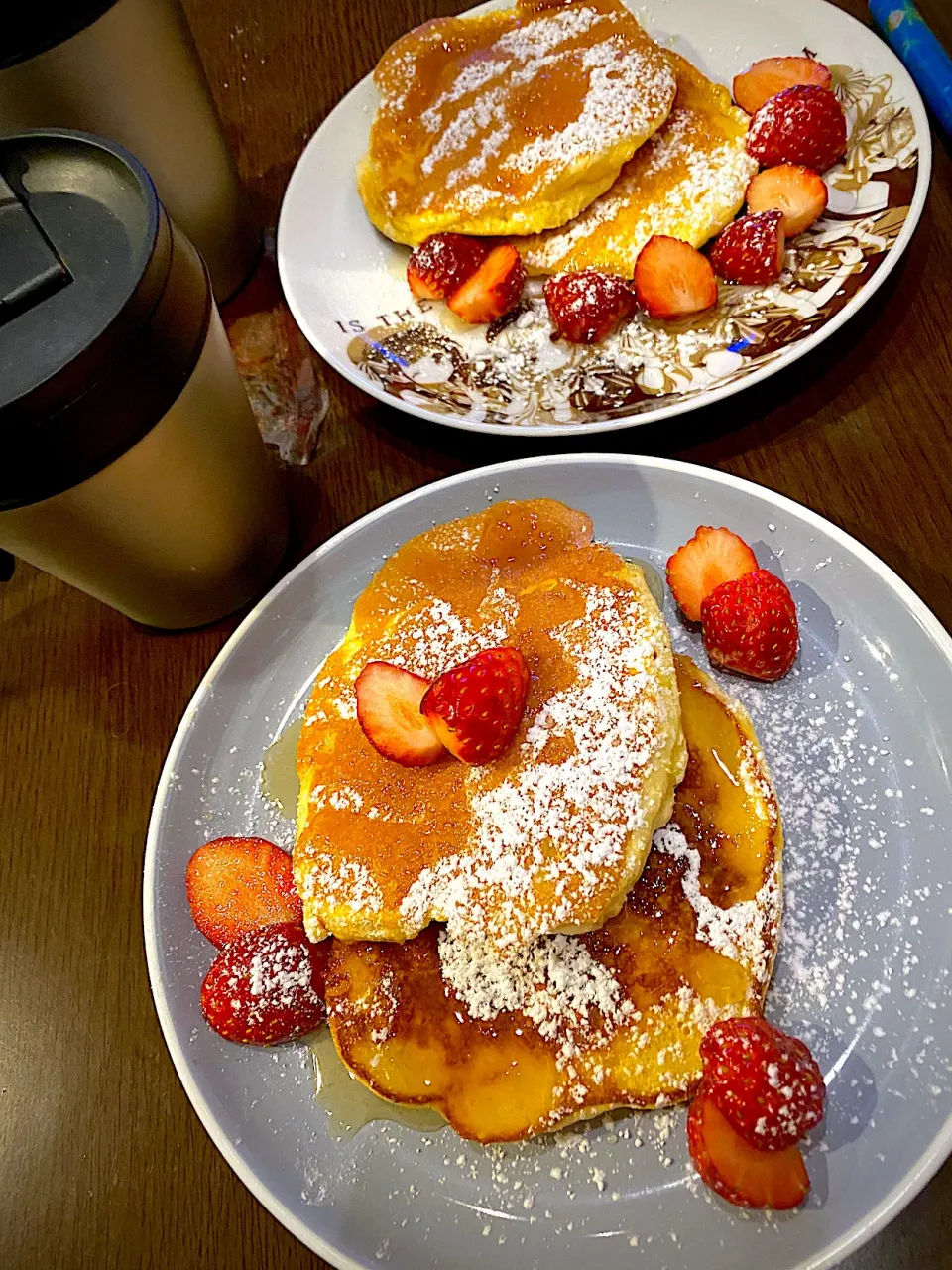 苺と蜂蜜のスフレパンケーキ　パウダーシュガー　コーヒー|ch＊K*∀o(^^*)♪さん