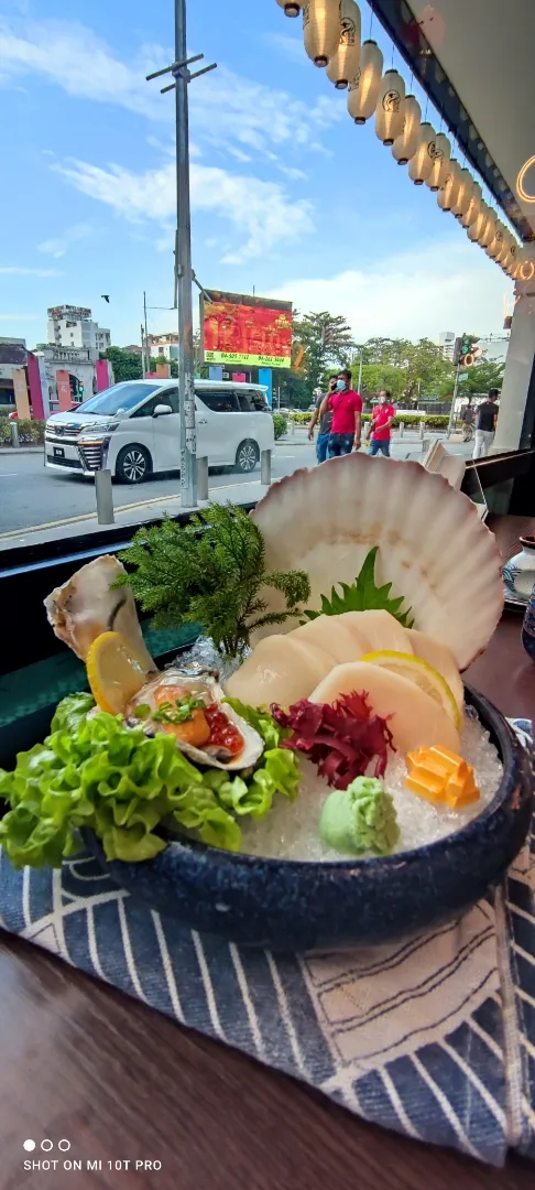 Oyster Uni Shashimi|Tony J-Kayさん