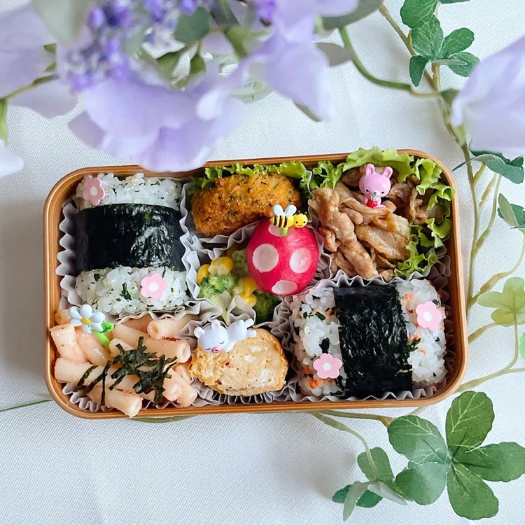 1/24❤︎娘のおにぎり弁当🍙豚こま焼焼き肉炒め🐷🌱|Makinsさん