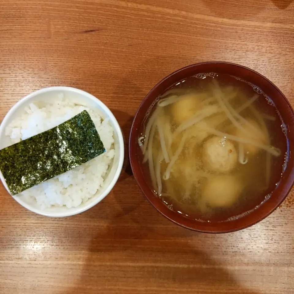 もやしと肉だんごの味噌汁|masakuni_itoさん