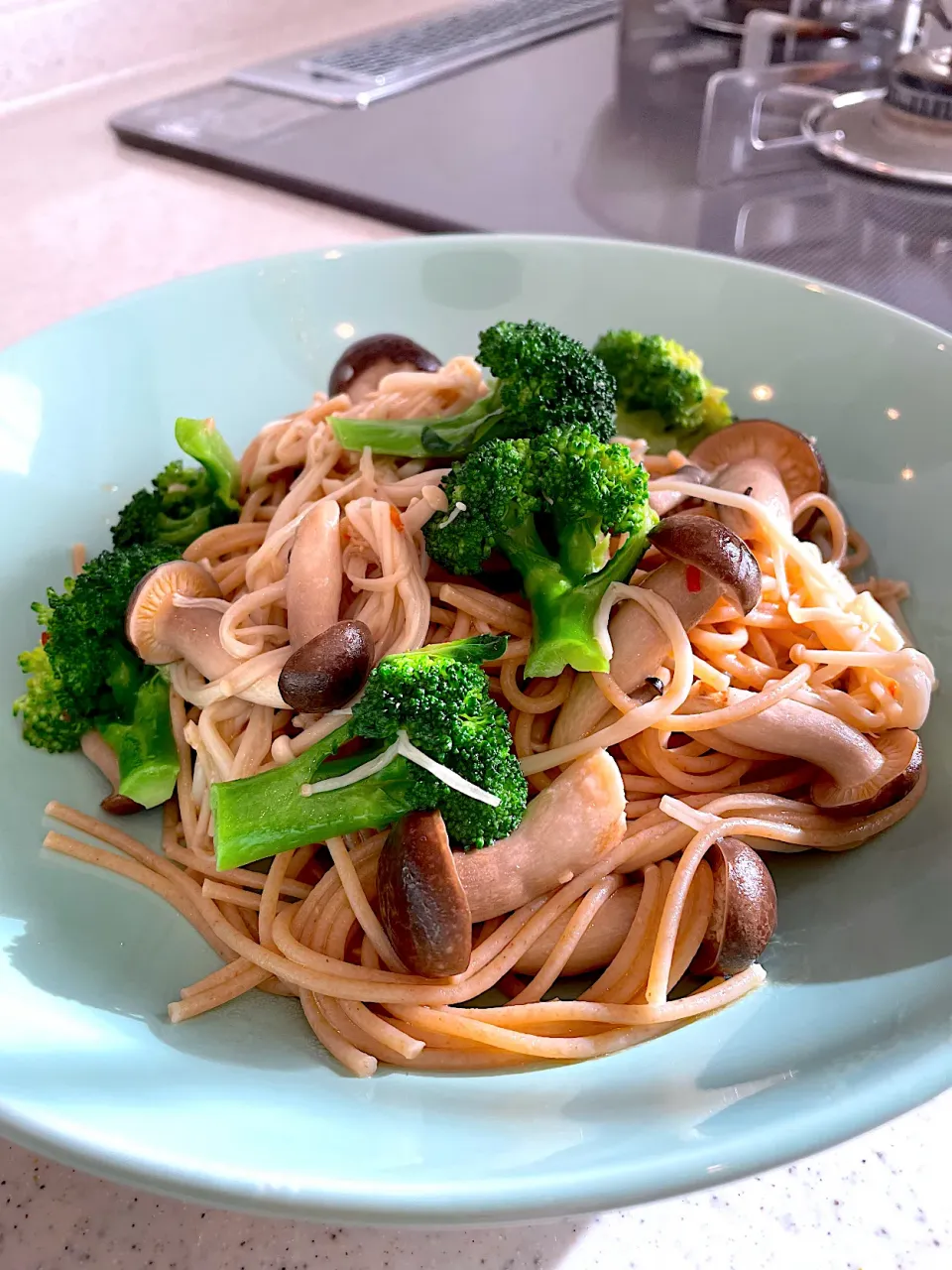 🌺Foodieさん🌺の三浦野菜で🥦ブロッコリーとキノコのパスタ✨|ヨッチャンさん