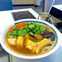 Cordyceps flower medicinal farm chicken with vermicelli soup