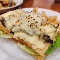 Philly Cheese Steak Waffles|Foodsterさん