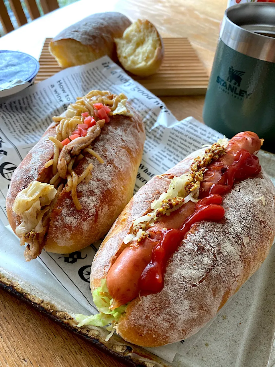 Snapdishの料理写真:コッペパン🌱　ホットドッグと焼きそばパン|shakuyaku33443344さん