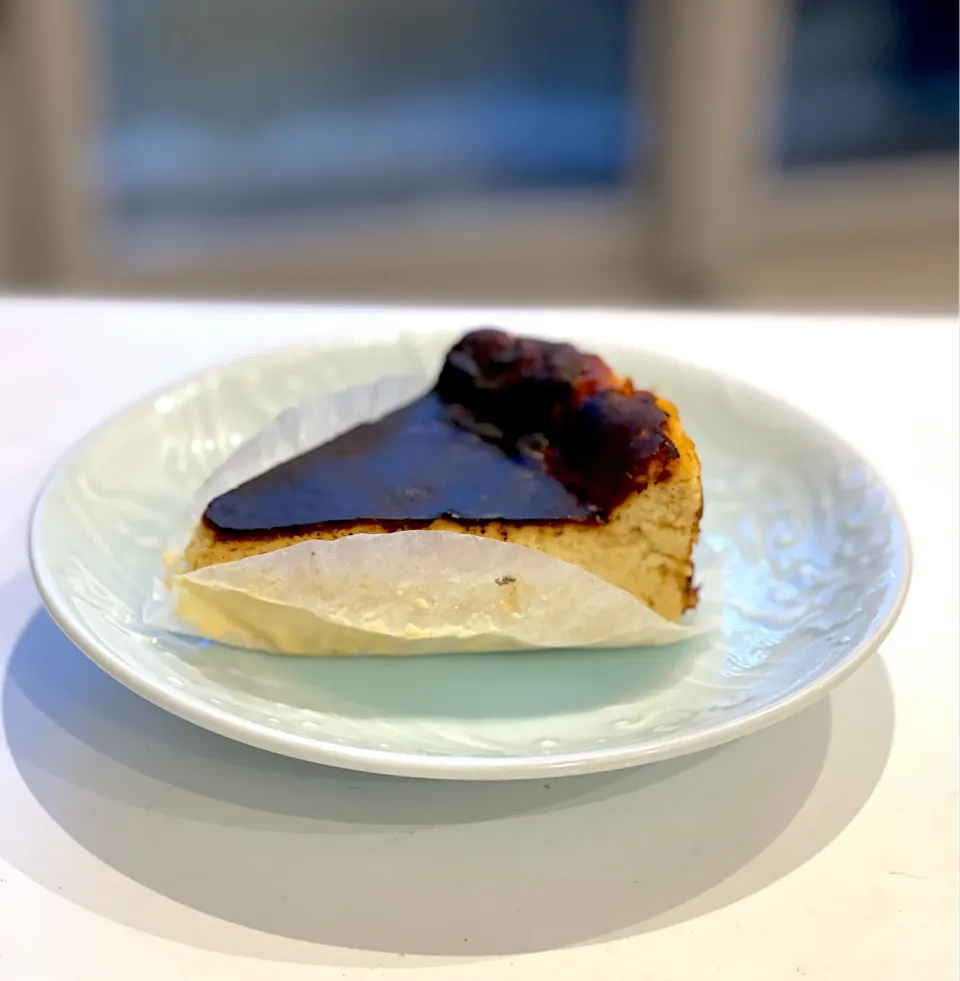 Snapdishの料理写真:バスクチーズケーキ|Akiko Hasueさん