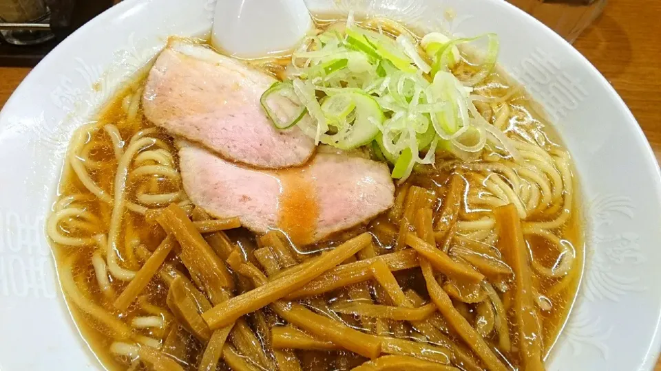 Snapdishの料理写真:【1956年創業】
中華そば 共楽
竹の子そば（葱多め、950円）
＋麺大盛（50g、50円）
＠銀座2分、銀座一丁目 、東銀座
（JR有楽町駅から徒歩7分）
22019|大脇さん