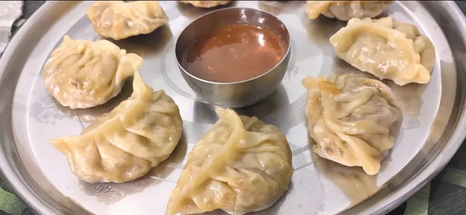 momos|Shabnam Aaraさん