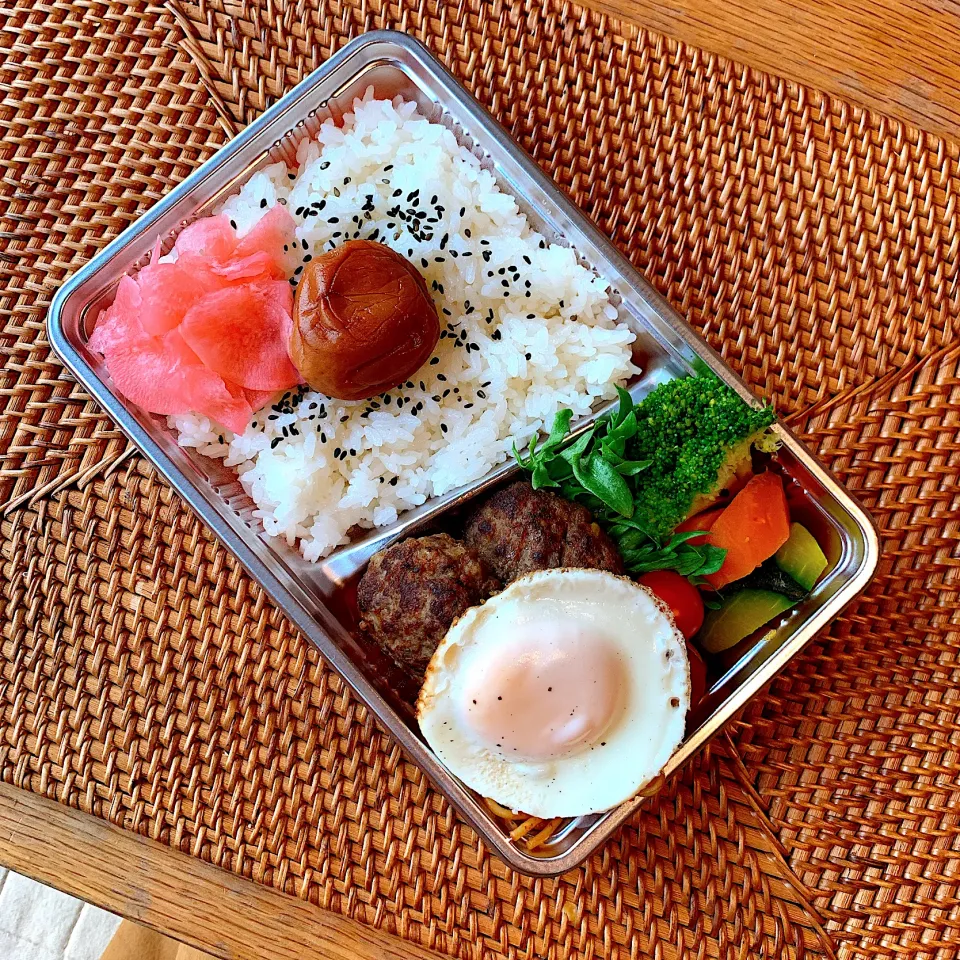 ハンバーグ弁当✴︎Deli風弁当|あやみんさん