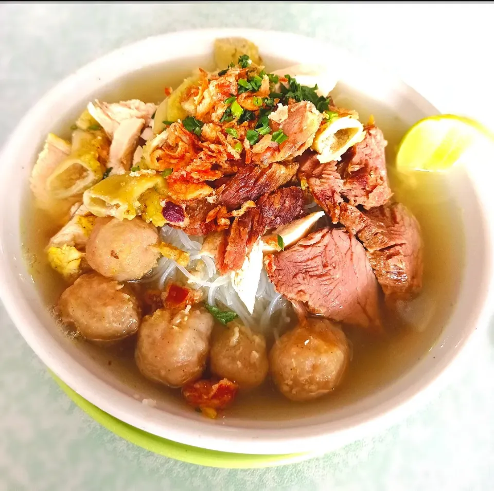 Snapdishの料理写真:soto Bakso|Abg Kampungさん