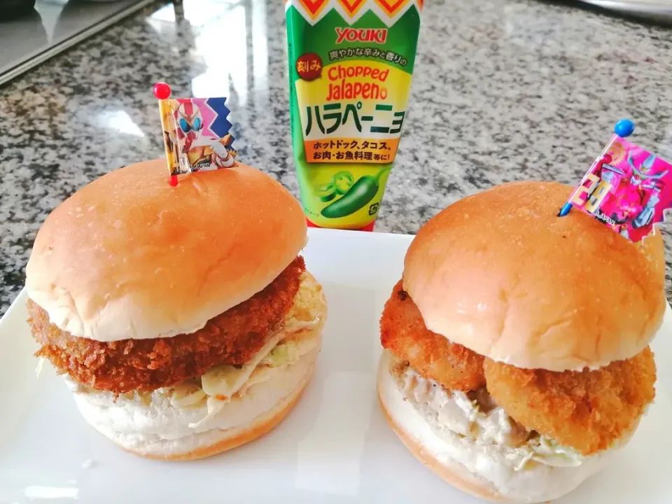 Snapdishの料理写真:コロッケバーガー&チキンカツバーガー|あぁちゃんさん