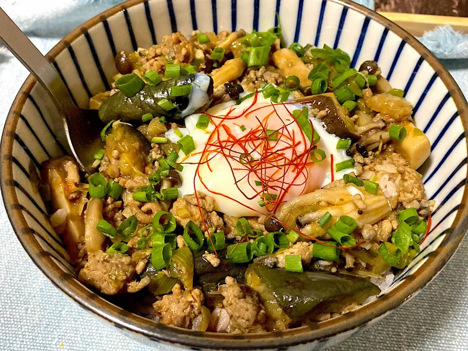 しめじとエリンギの麻婆茄子丼|Yukinori Motomuraさん