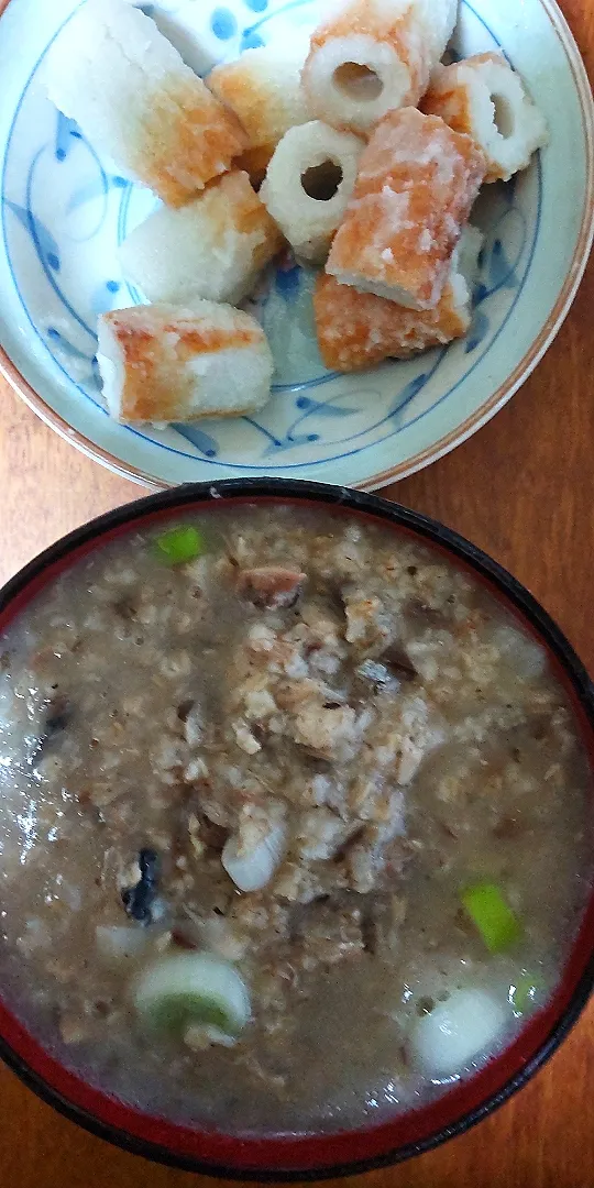 手作り献立料理。手作り竹輪揚げ物と手作り鯖オートミール粥です。煙草酒珈琲借金ギャンブル無しです。|里奈さん