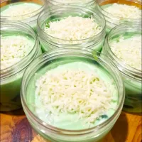 Buko Pandan.

It is a popular Filipino Dessert made using shredded young coconut, nata de coco and pandan jelly.

 Rich, creamy, and loaded with pandan flavor, this Filipino classic dessert is sure to be a crowd favorite.|siAdeMさん