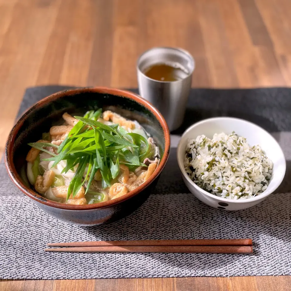 きざみきつねうどん と しらすとわかめの炊き込みごはん|Ruotoさん