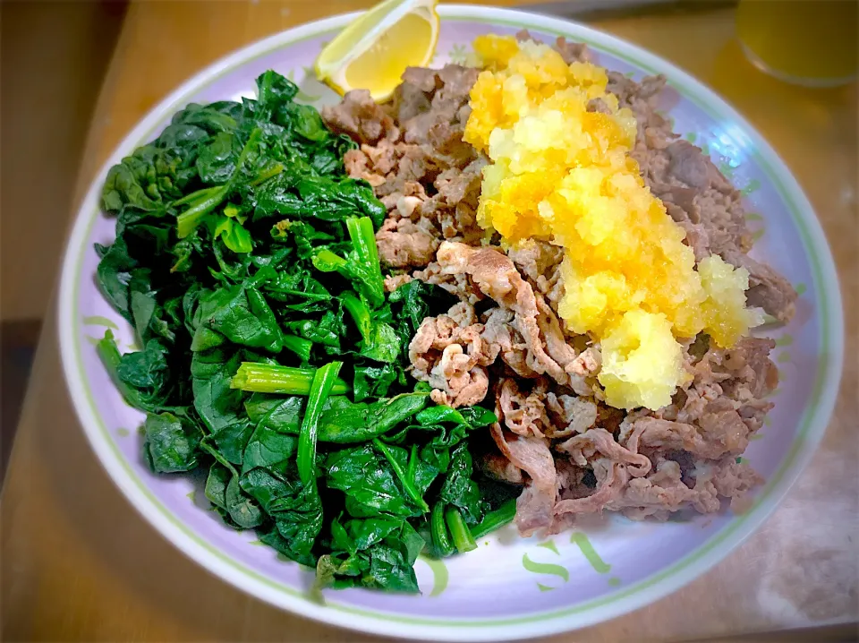 牛肉炒めのレモン🍋おろし&ちぢみほうれん草バター蒸し|やまひろさん