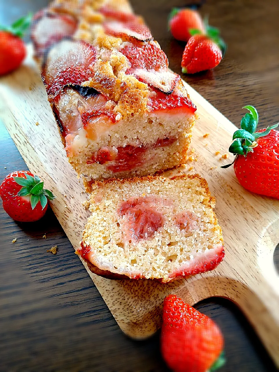 コロコロいちごジャムのパウンドケーキ🍓|まめころさん