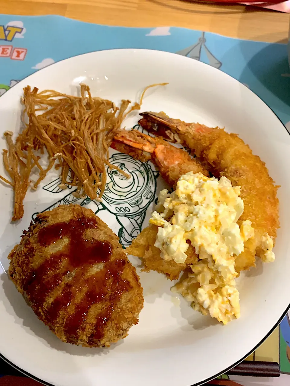 ・エビフライ　タルタルソース添え　・コロッケ　・えのきの素揚げ|ぺろたんさん