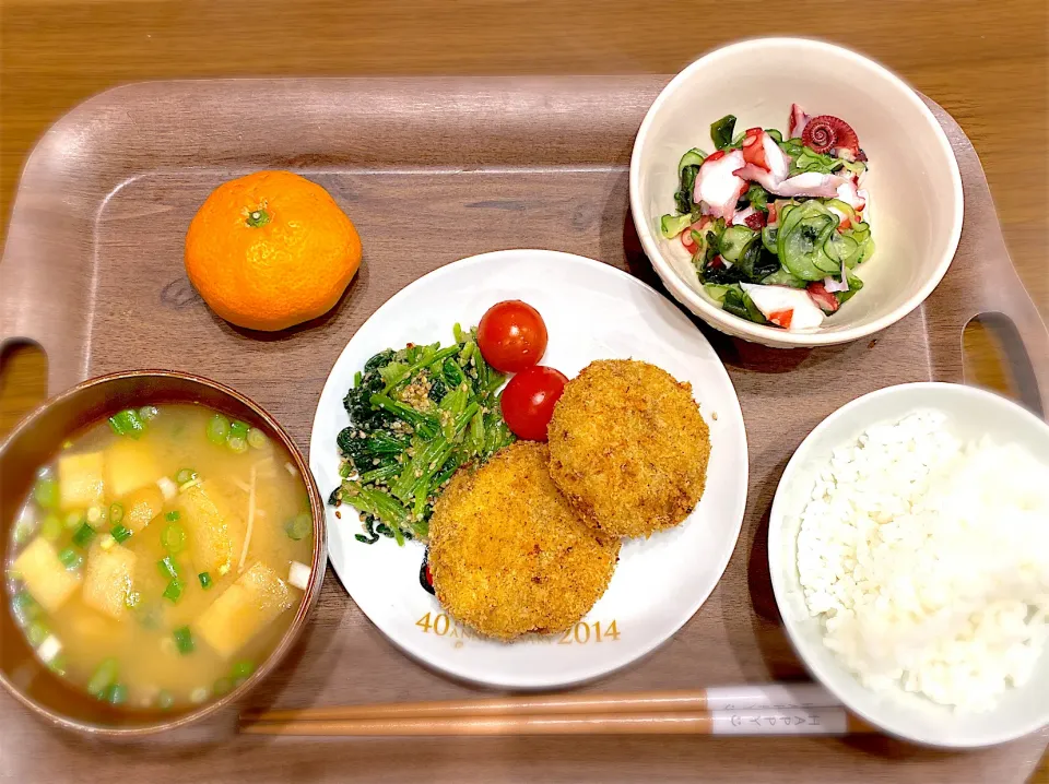 Snapdishの料理写真:肉じゃが風コロッケとタコの酢の物♡|м☪︎*｡꙳さん