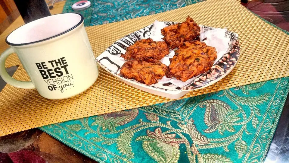 Snapdishの料理写真:chai pakode|Shabnam Aaraさん