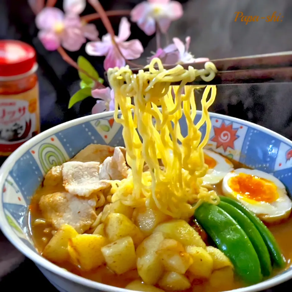 バターポテトの風味がよく合う！ハリッサみそラーメン|パパ氏さん