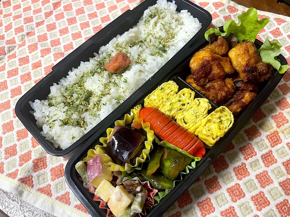 Snapdishの料理写真:お弁当★鶏のカレー竜田、青のり卵、ピリ辛きゅうり、なすの梅和え、さつまいものマヨサラダ|ハルさん