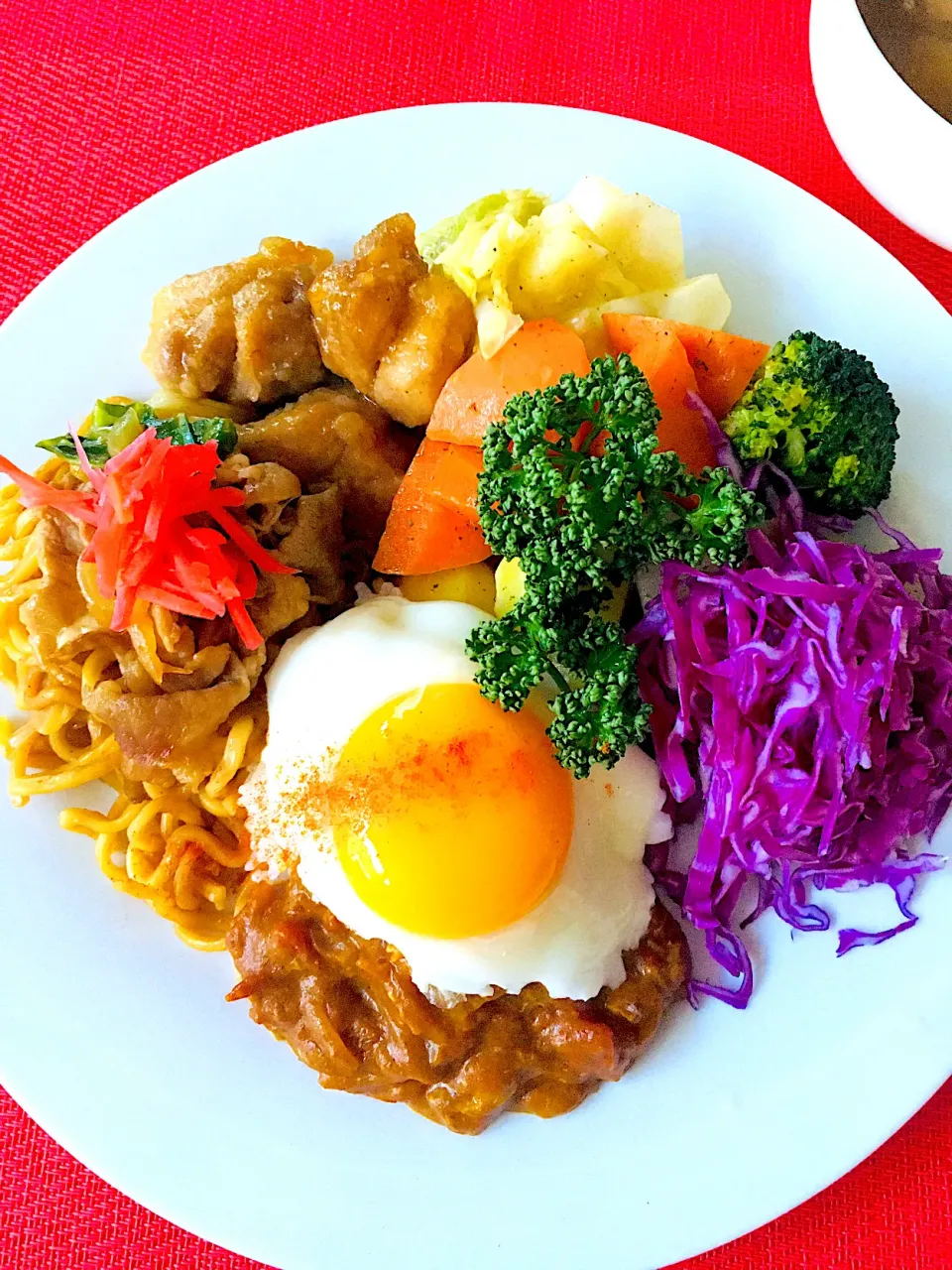 スパイスチキンカレー🍛&焼きそばモーニングワンプレート😋|HAMI69さん