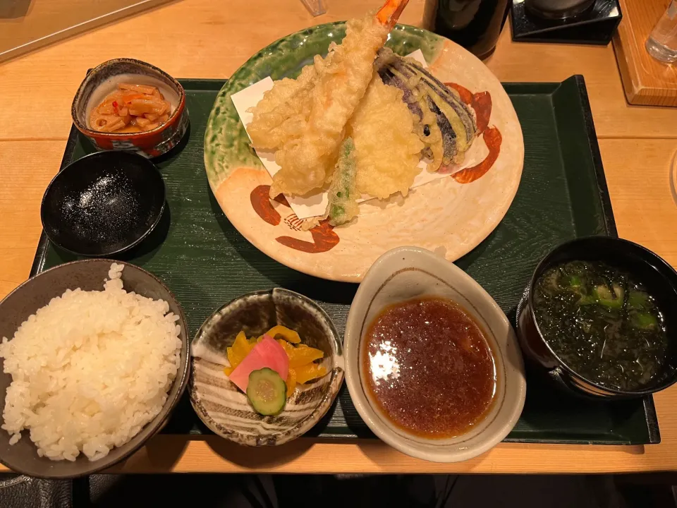 今週の小田原出張ランチ1日目は、sakana cuisine ryoにて天ぷら定食を。魚が旨い。美味しくいただきました。|sniper66さん