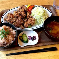 唐揚げ定食(タコ飯)|鍋敷さん