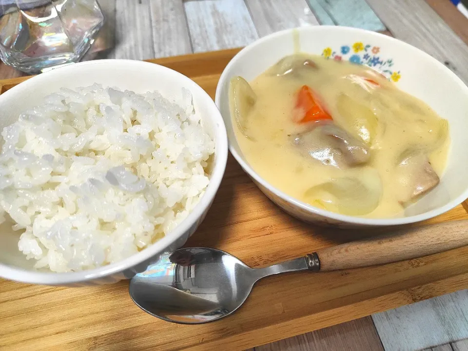 ストウブ🍲でシチュー|ta'kさん